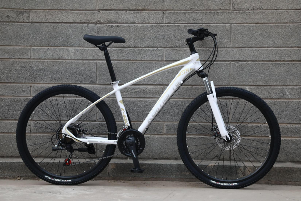 24/26 Carbon Look MTB - Carbon Finish Off-Road Mountain Bike for Wholesale Export